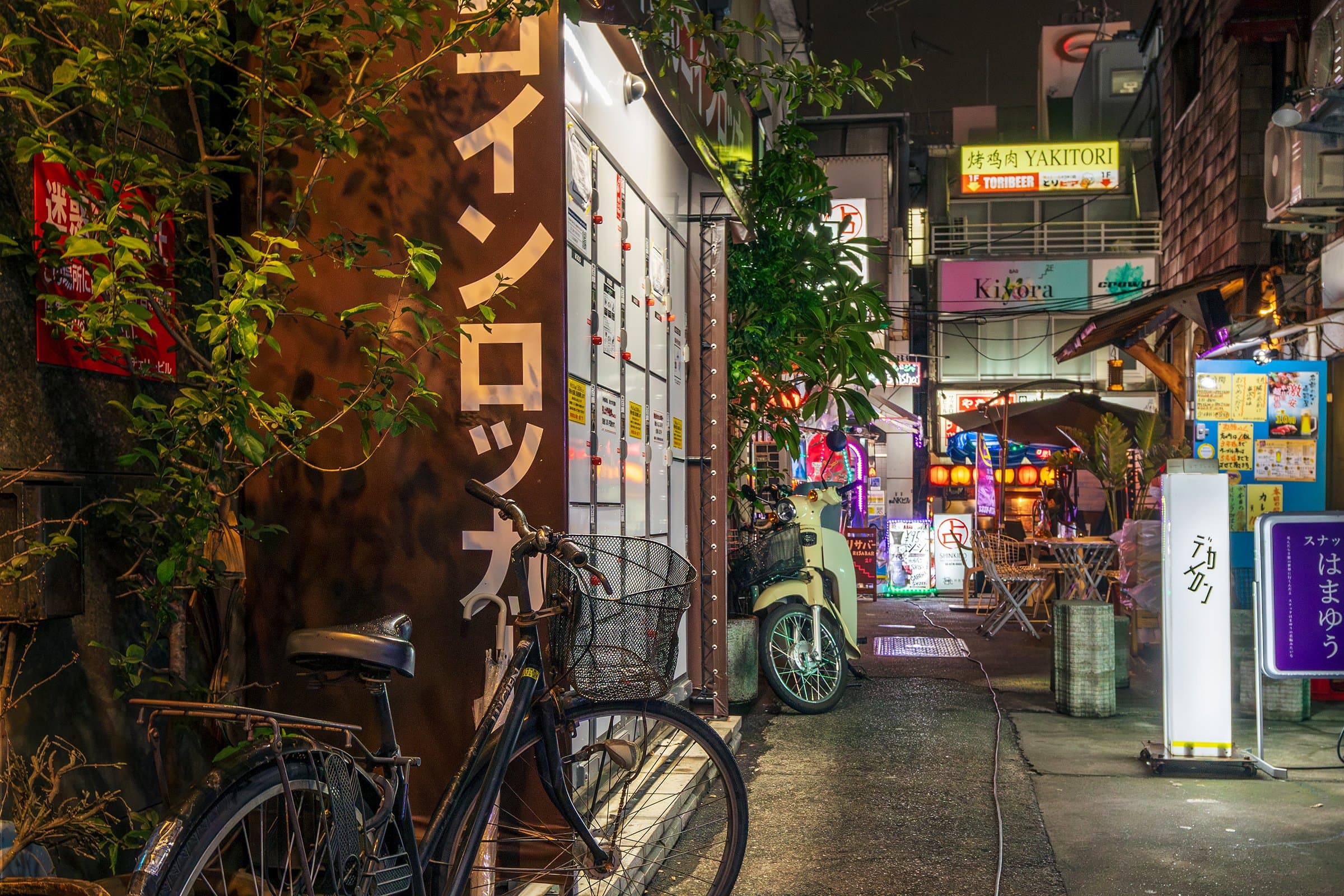 Night izakaya alley in Kabuki-cho, Shinjuku, with yakitori signage